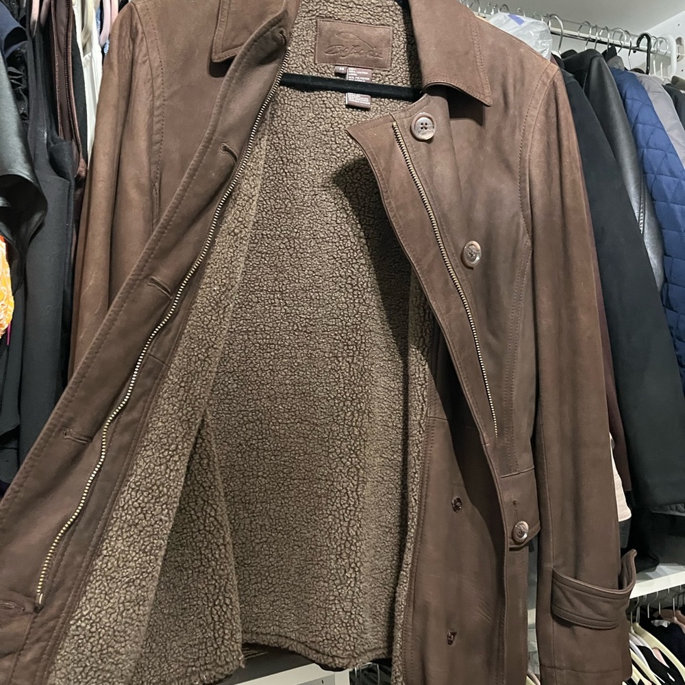 Elegant Brown Shearling-Lined Leather Jacket